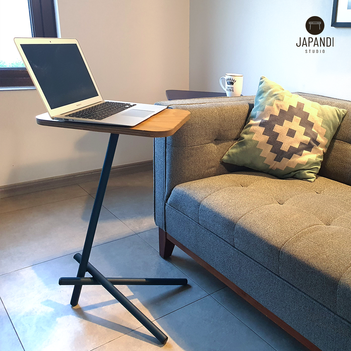 
                Descubre las mesas laterales Egil: La solución ideal para tus necesidades de apoyo y movilidad
              